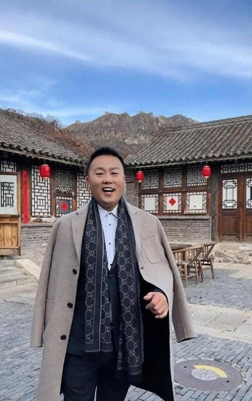 从棉纺厂搬运工到全国冠军,把演出经纪全交给妻子打理,对比玖月奇迹才